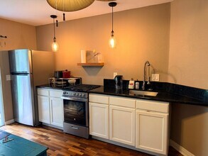 Building Photo - Aloha Kona 2