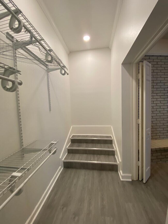 Unit 1 - 903 Kensington St