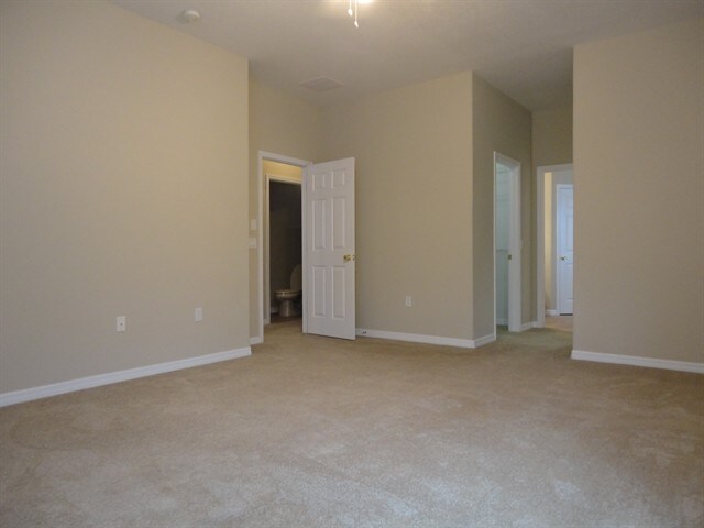 Building Photo - 8840 Royal Enclave Boulevard