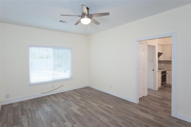 Building Photo - 738 Plainwood Dr