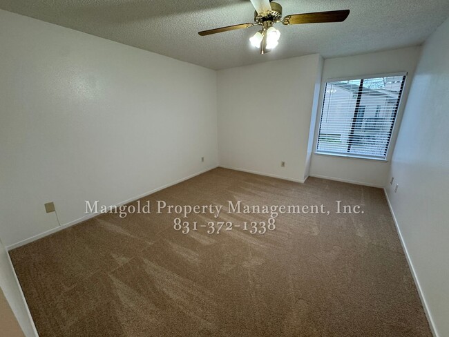 Building Photo - **$1,000 Move in Special**  Upstairs Condo...