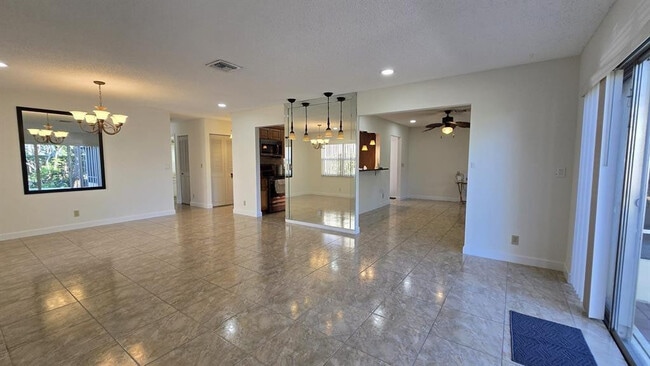 Building Photo - 7423 Pine Forest Cir W