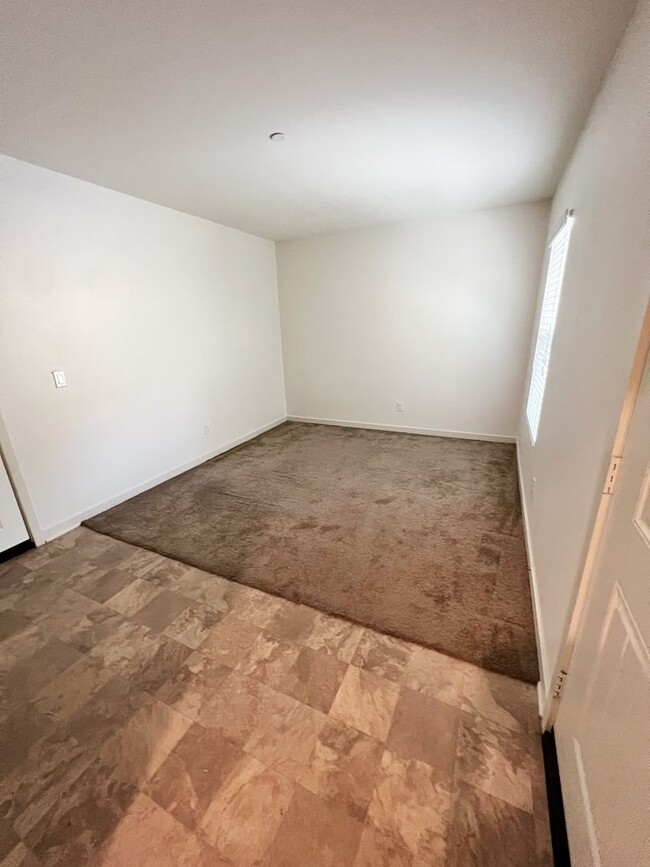 Building Photo - New 3BR Townhouse in San Marcos at Mission...