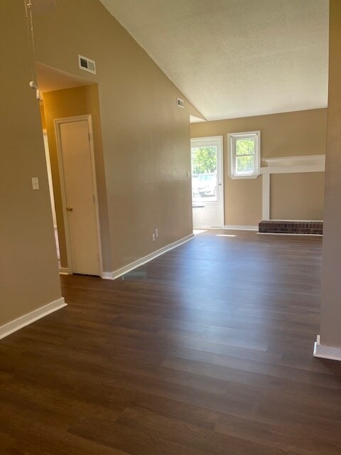 Building Photo - 210 Webb Blvd