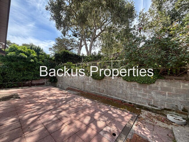 Building Photo - Wonderful two-bedroom home in established neighborhood