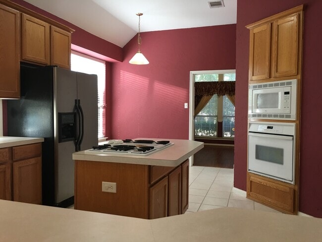 Building Photo - Beautiful 3/2 in Scofield Farms