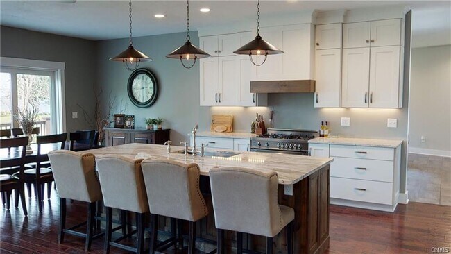 Building Photo - 8861 Shellman Dr