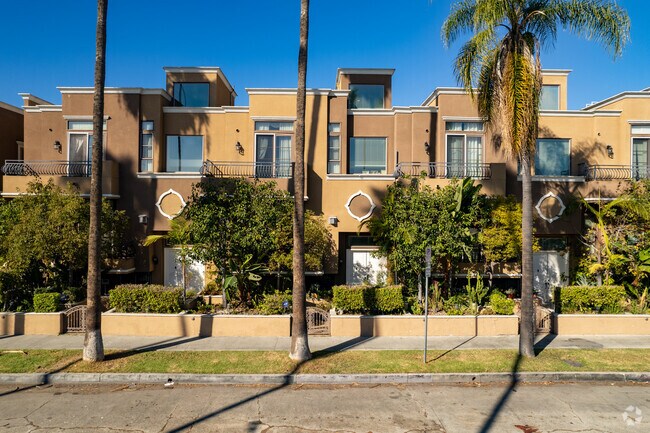 681 S Norton Ave - Marvella Terraces West