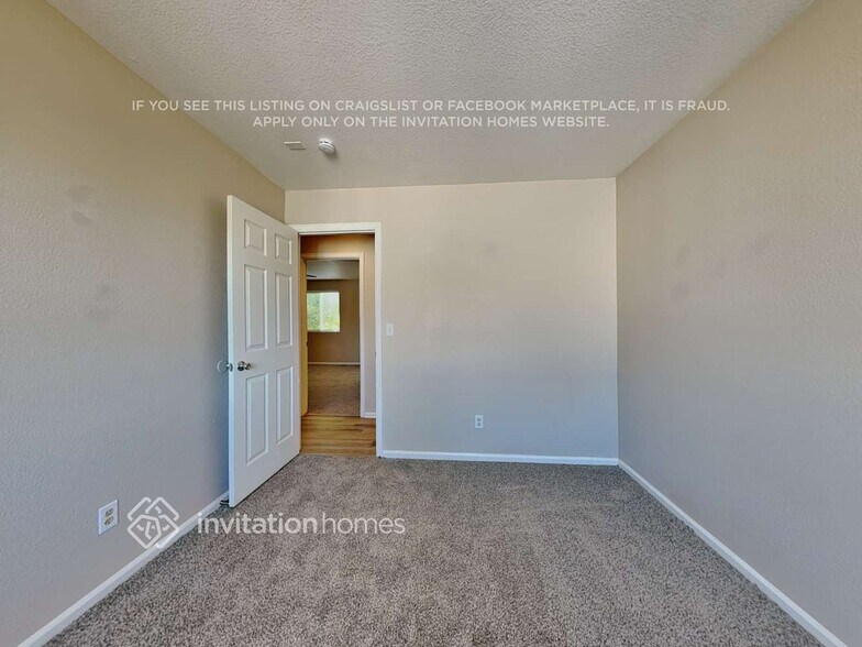 Building Photo - 1205 Bluebird St