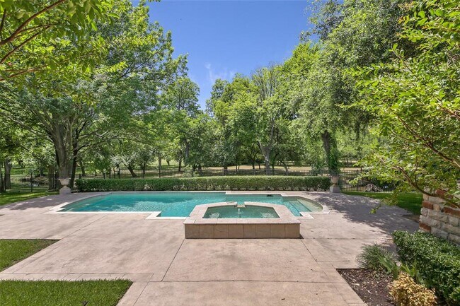 Building Photo - 3513 Twin Lakes Way