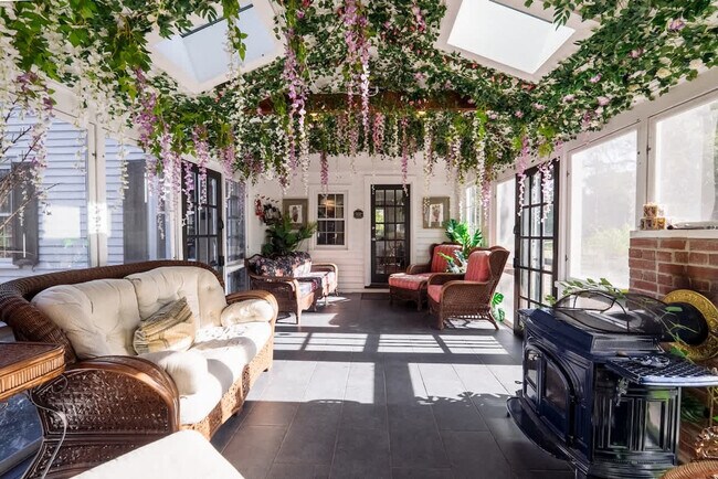 Building Photo - 1357 Canal Rd