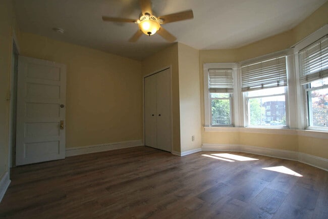 Building Photo - 1357 Riverside Dr