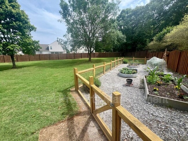 Building Photo - 952 Breezewood Ct
