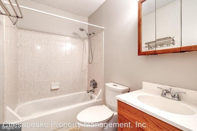 Building Photo - 3 br, 2.5 bath House - 1821 Blue Jay Court