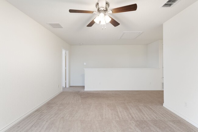 Building Photo - MOVE IN SPECIAL: $300 Off 1st Months Rent!...