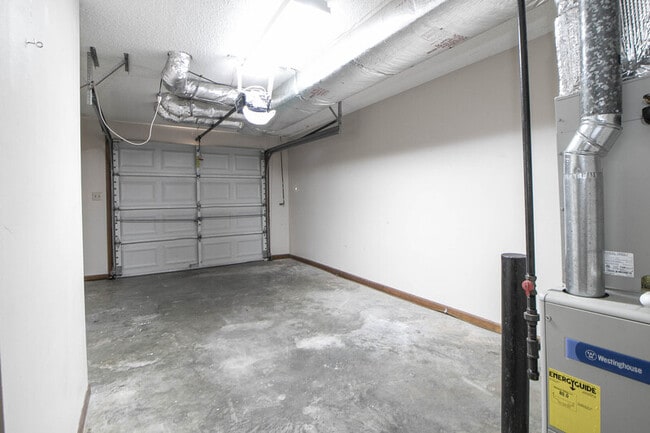 Building Photo - 3055 Woody Ln