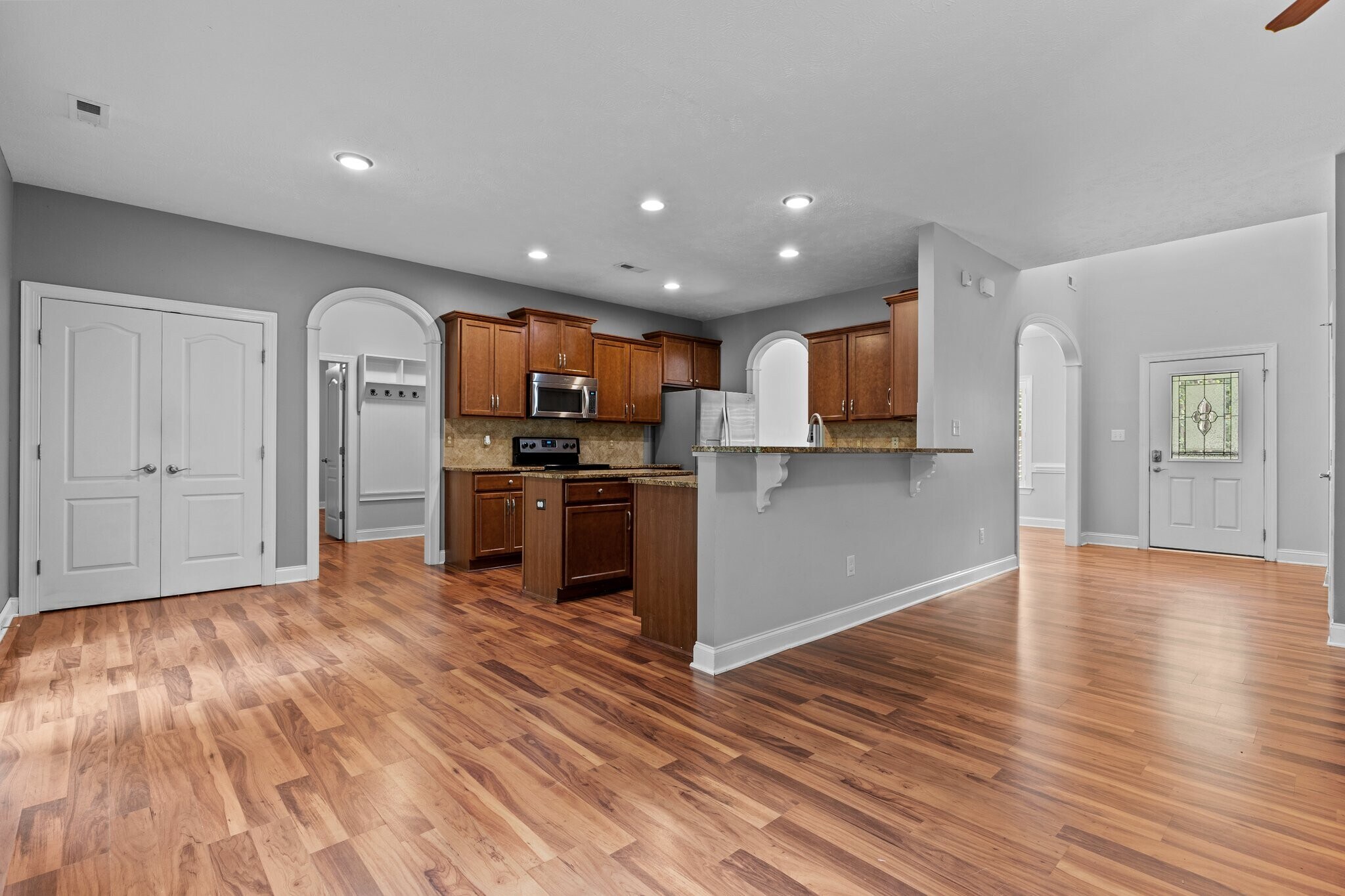 Building Photo - 768 Riverbirch Dr