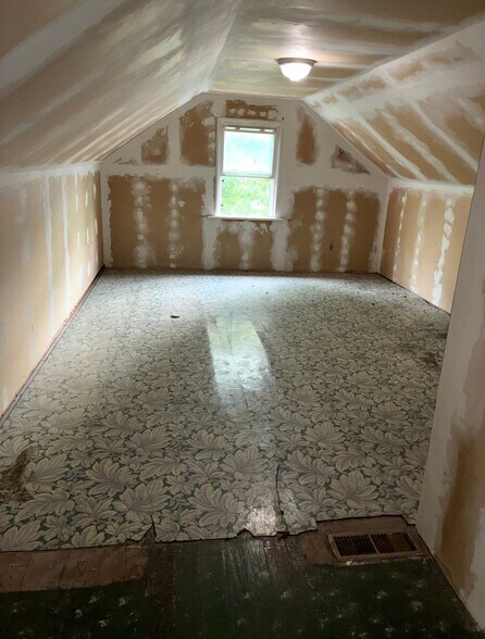 Building Photo - 505 Chaudet Ave