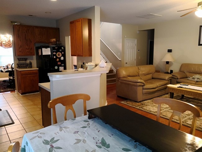 Building Photo - 17 Trailstream Dr