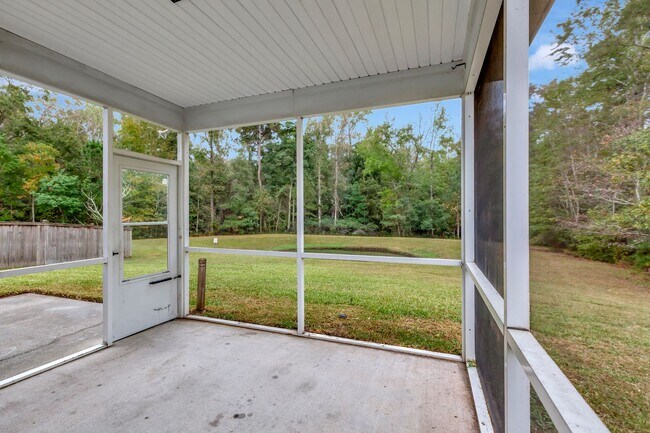 Building Photo - Spacious 3 Bedroom home in Mckwen!