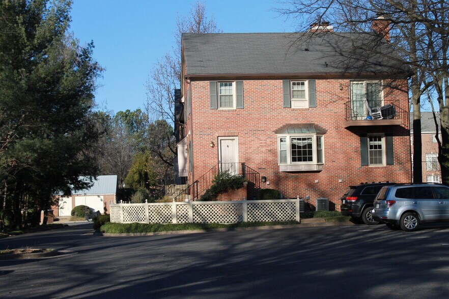 Building Photo - 227 Katie Ct