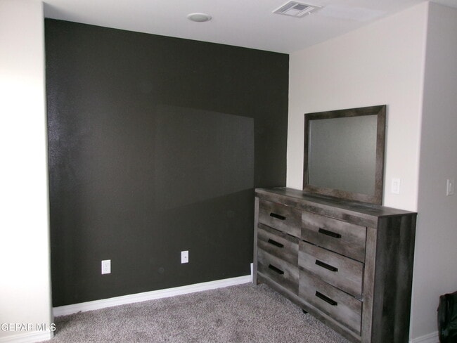 Building Photo - 645 La Entrada Cir
