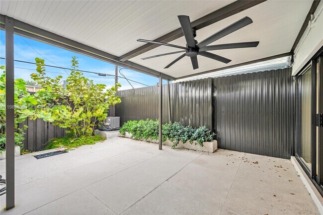 Building Photo - 2211 NE 122nd St