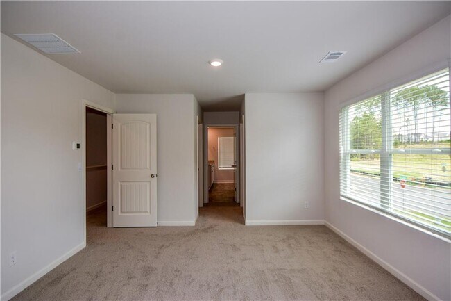 Building Photo - 331 Belmont Dr