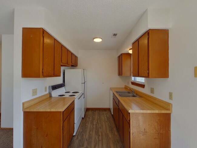 Building Photo - 3950 N Garland Cir