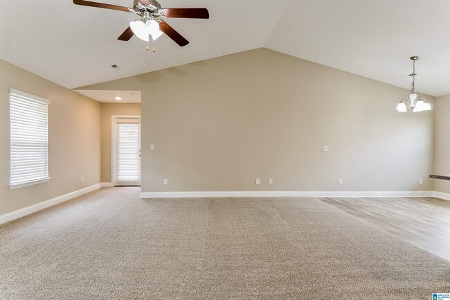 Building Photo - 335 Village Dr