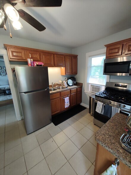 New stainless appliances - 617 Delles Rd