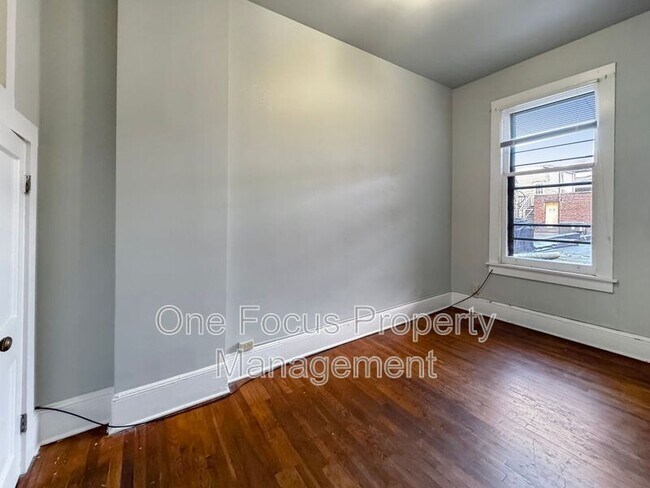 Building Photo - 109 1/2 E Main St