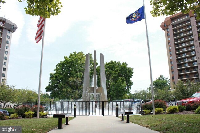 Building Photo - 20930 Valley Forge Cir