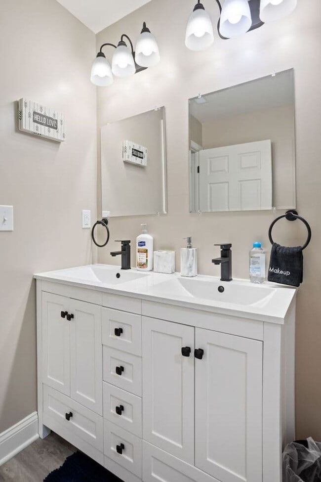 Building Photo - 1523 S East St