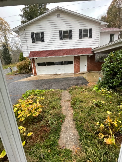 Building Photo - 4755 Oak Ridge Rd