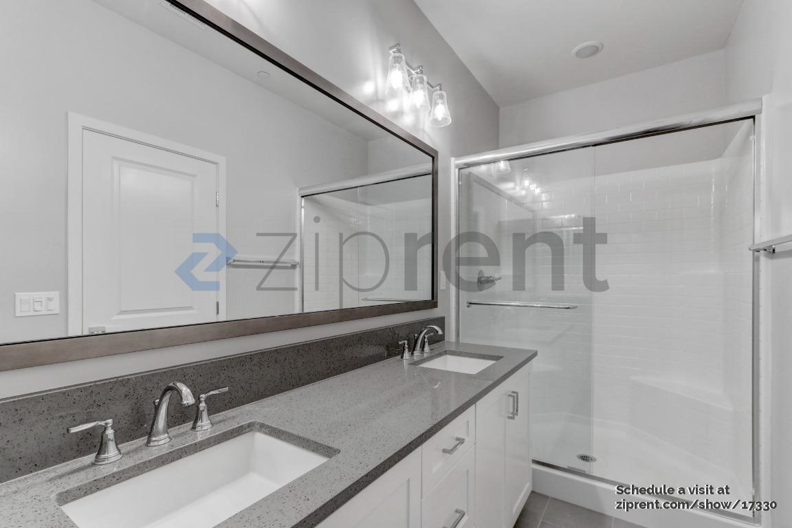 Building Photo - Unit 105