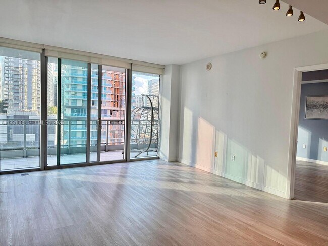 Building Photo - 92 SW 3rd St