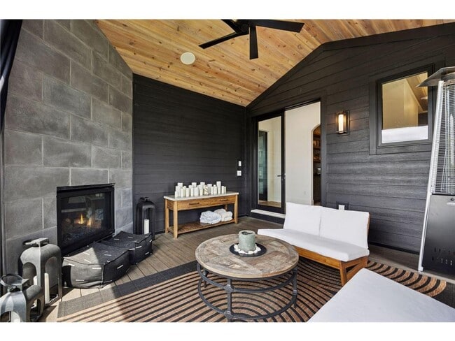 Building Photo - 6297 Yuma Ln N