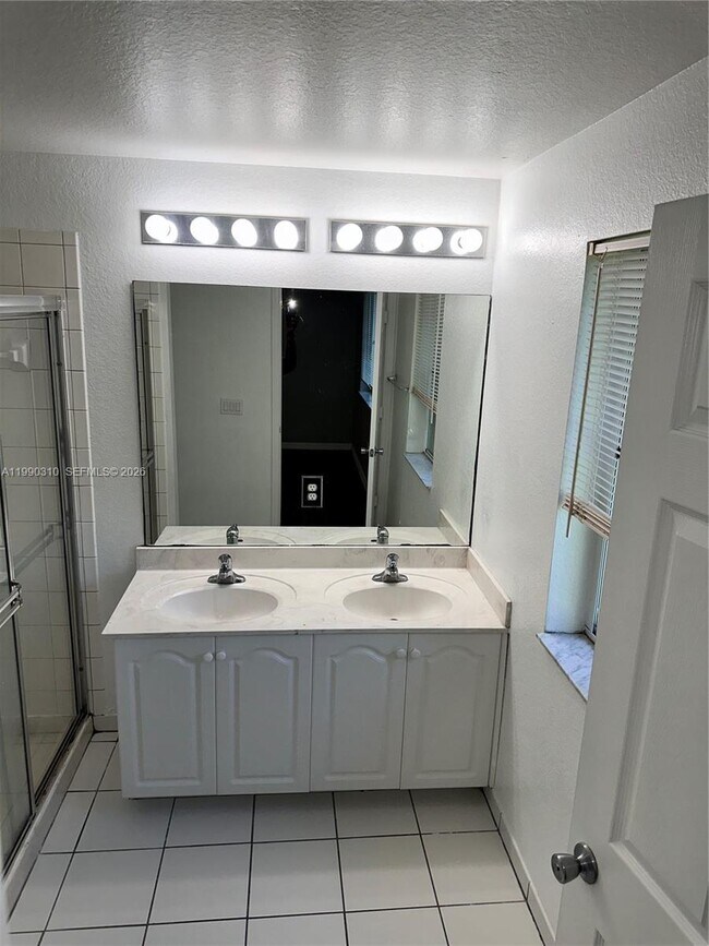 Building Photo - 6053 SW 19th Pl