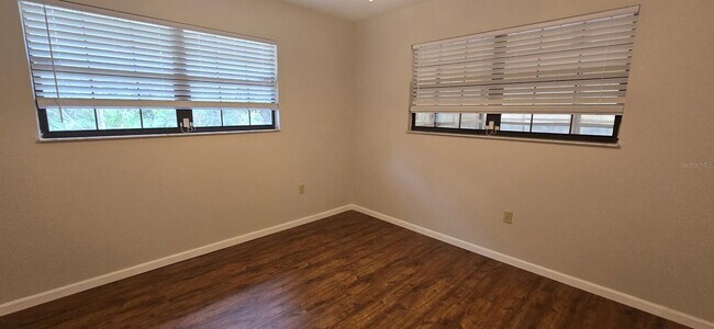 Building Photo - 2710 SW 152nd Ln