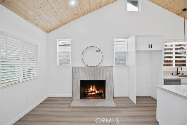 Building Photo - 1738 N Sierra Bonita Ave