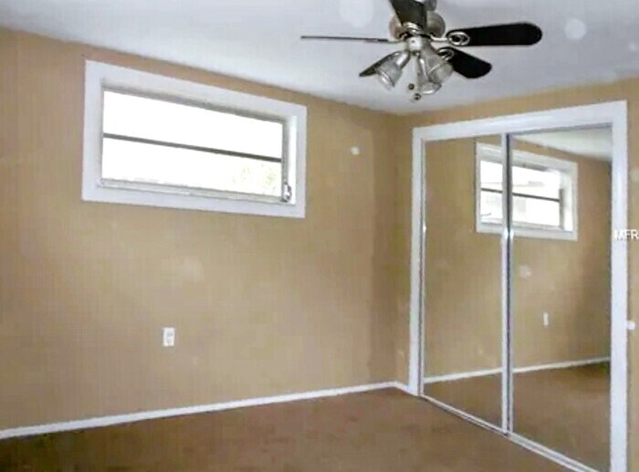 Building Photo - 5912 Della Dr