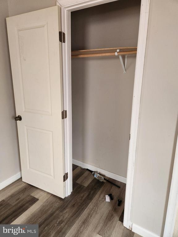 Building Photo - 9349 Valley Rd