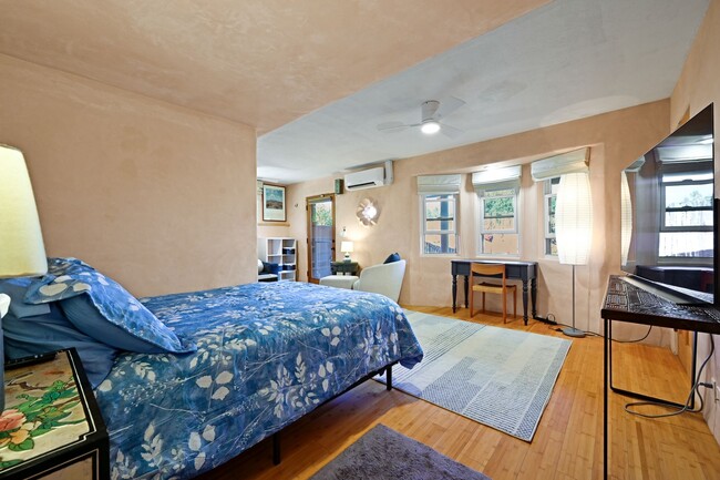 Building Photo - Furnished Museum Hill Casita