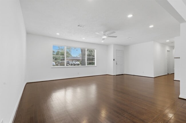 Building Photo - 10033 Whiteside Ln