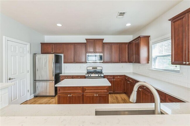 Building Photo - 242 16th St NW