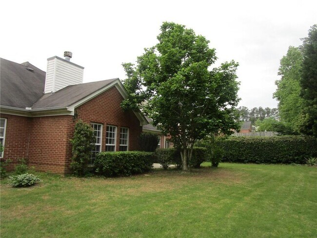 Building Photo - 110 Saltcreek Point NE