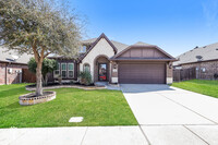 Building Photo - Bright Brick Home in Aubrey, TX