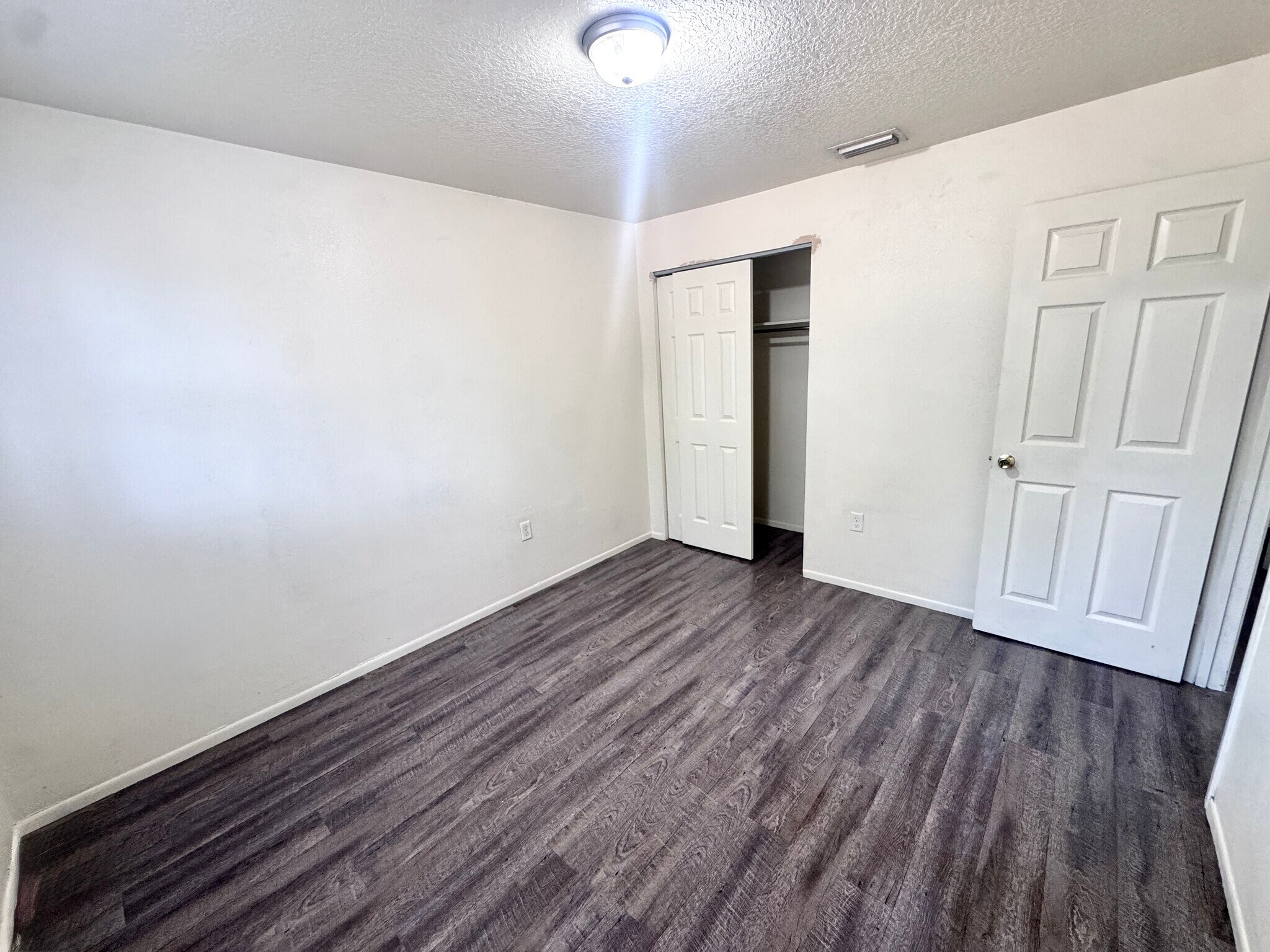 Building Photo - 4906 18th St W