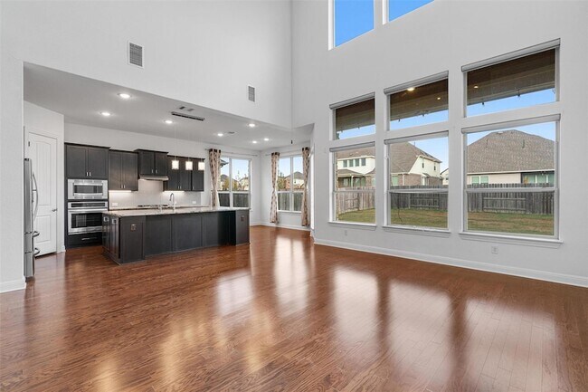 Building Photo - 2328 Lucky Ln